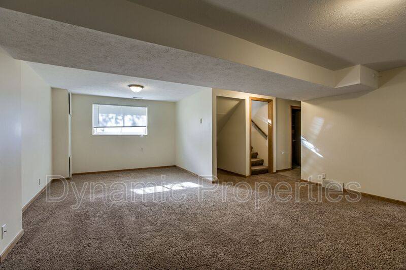 House for rent at 4115 N 213th Circle, Elkhorn, NE 68022