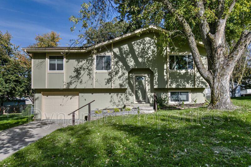 House for rent at 4115 N 213th Circle, Elkhorn, NE 68022