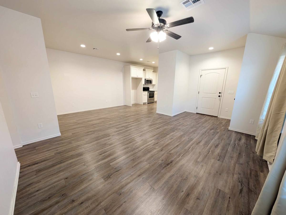 House for rent at 425 Chalk Hill, Edmond, OK 73003