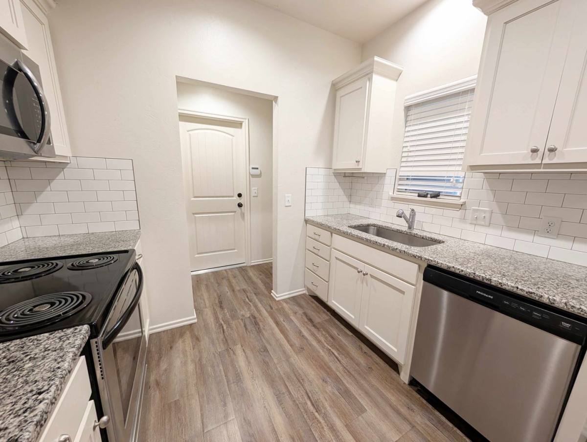 House for rent at 425 Chalk Hill, Edmond, OK 73003
