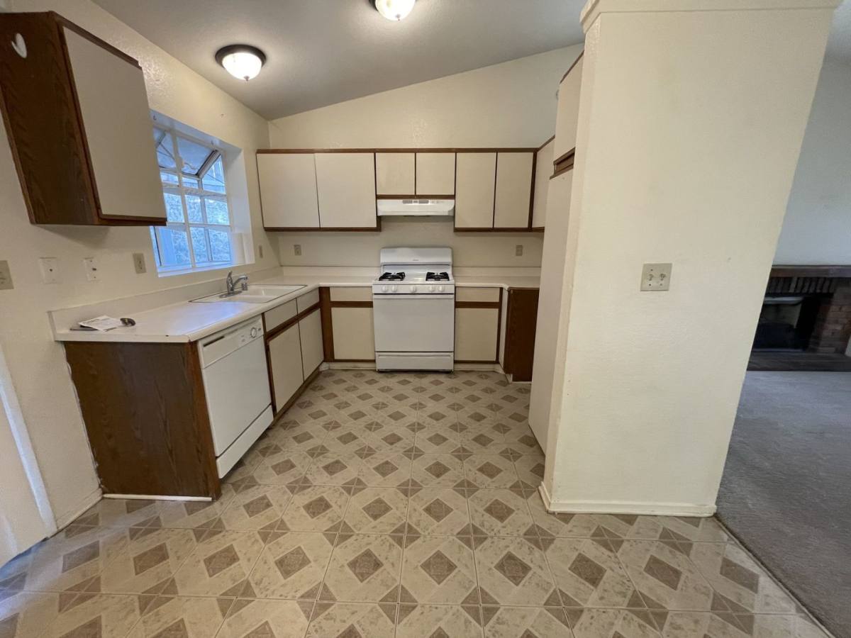 House for rent at 204 Meadowbrook Court, Tehachapi, CA 93561
