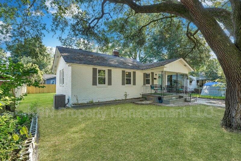 House for rent at 1928 Hawthorne St, Savannah, GA 31404