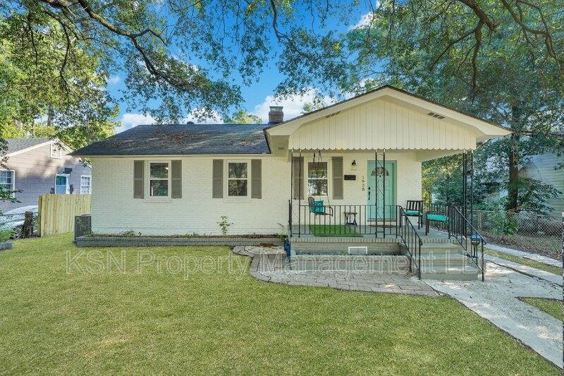 House for rent at 1928 Hawthorne St, Savannah, GA 31404