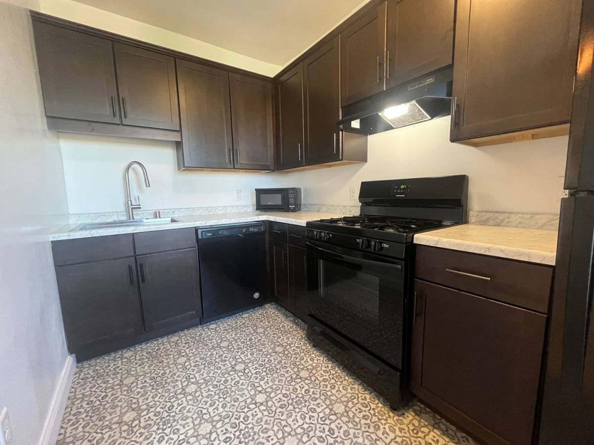 Apartment for rent at 170 Summit Ave, St. Paul, MN 55102