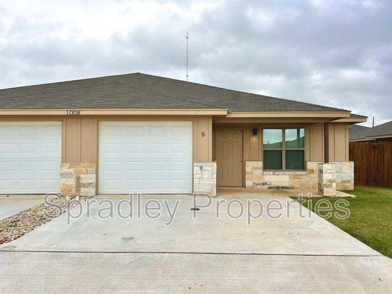 Apartment for rent at 1008B Llano Court, Belton, TX 76513