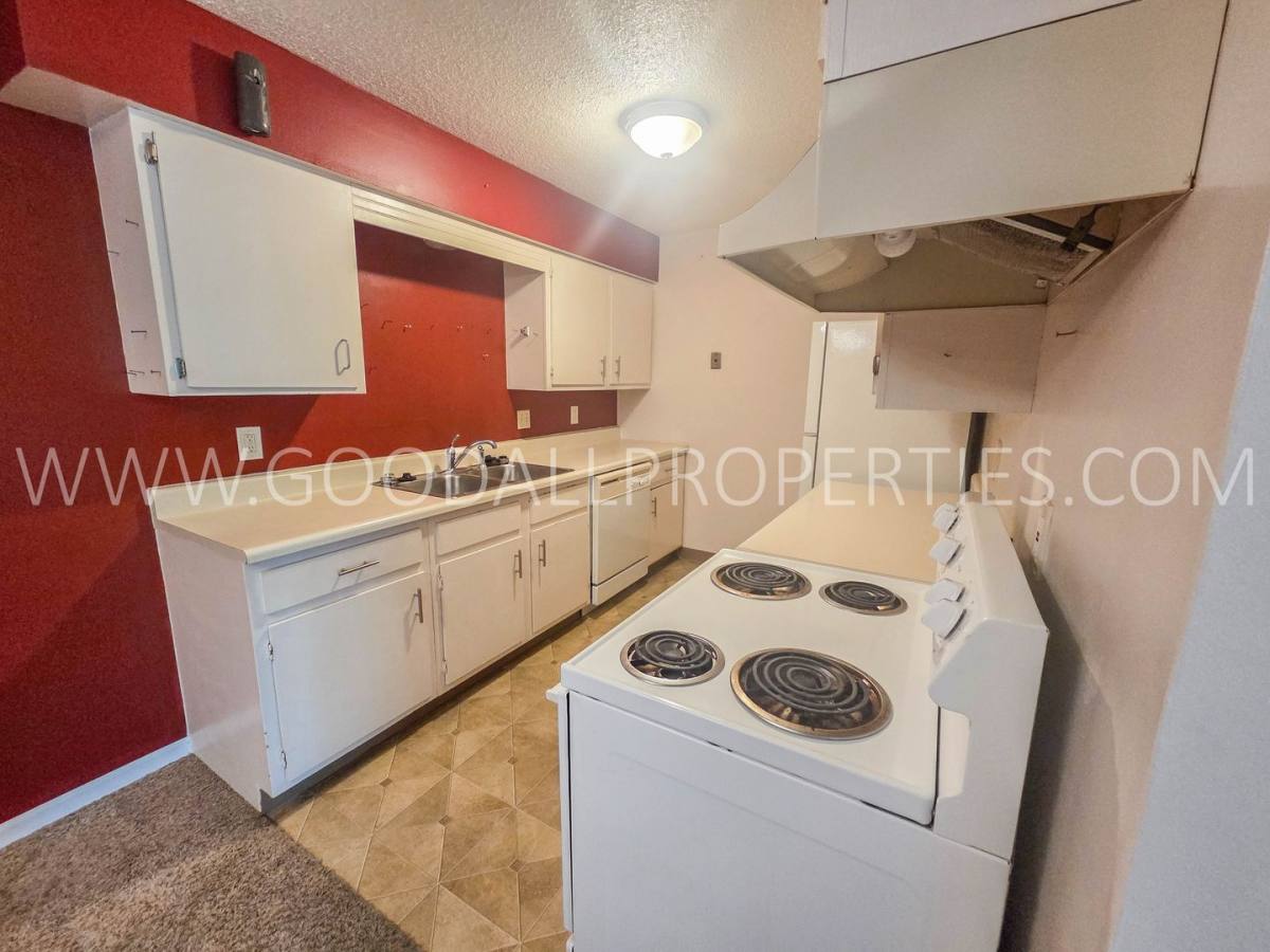 Apartment for rent at 9523 University Ave, Clive, IA 50325