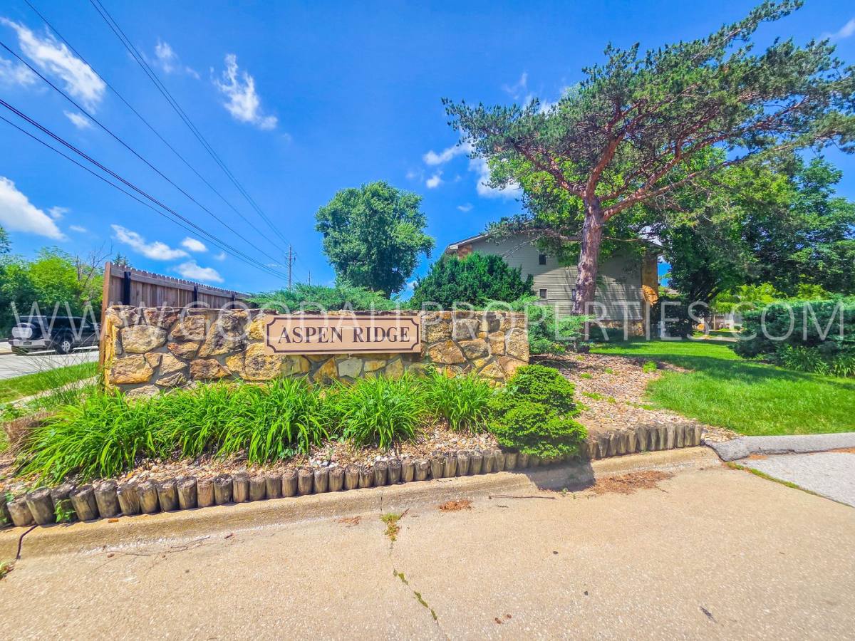 Apartment for rent at 9523 University Ave, Clive, IA 50325
