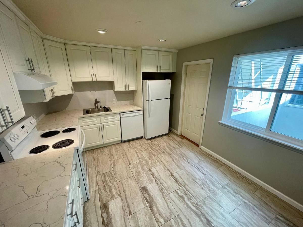 Apartment for rent at 4041 Lincoln Way 1107R, San Francisco, CA 94122