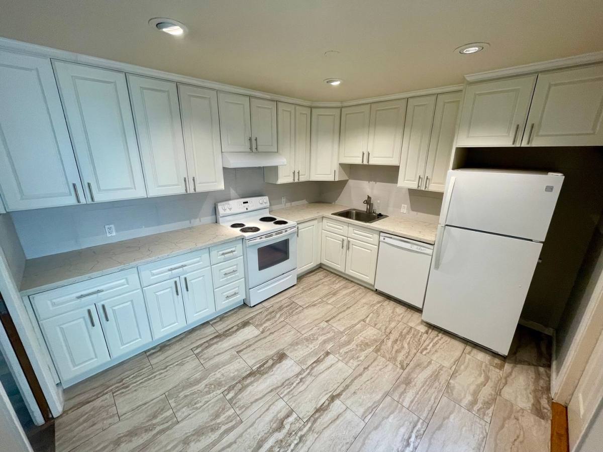 Apartment for rent at 4041 Lincoln Way 1107R, San Francisco, CA 94122