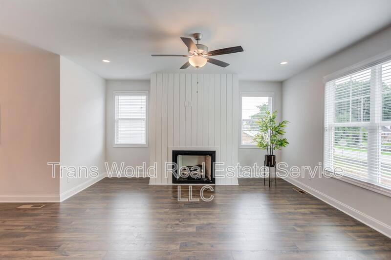Townhouse for rent at 1290 Ainsworth Alley #1, Buford, GA 30518