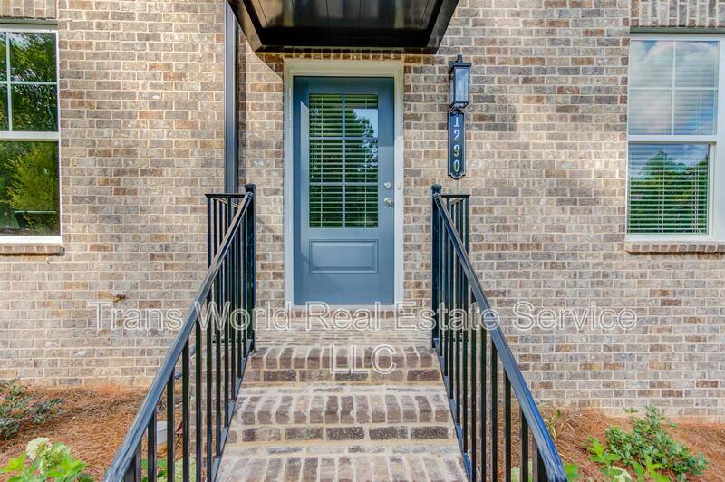 Townhouse for rent at 1290 Ainsworth Alley #1, Buford, GA 30518