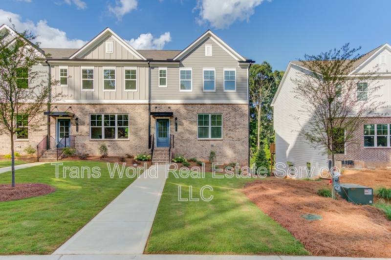 Townhouse for rent at 1290 Ainsworth Alley #1, Buford, GA 30518