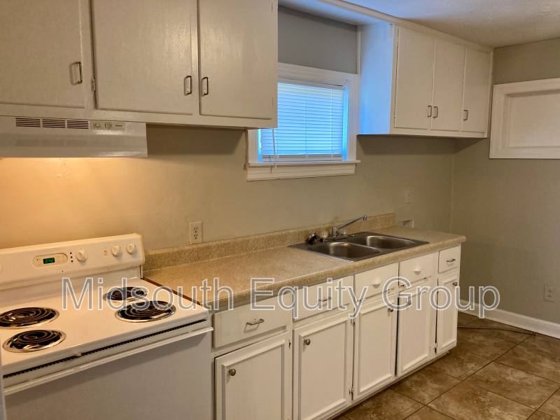 House for rent at 54 Monroe Ave, Jackson, TN 38301