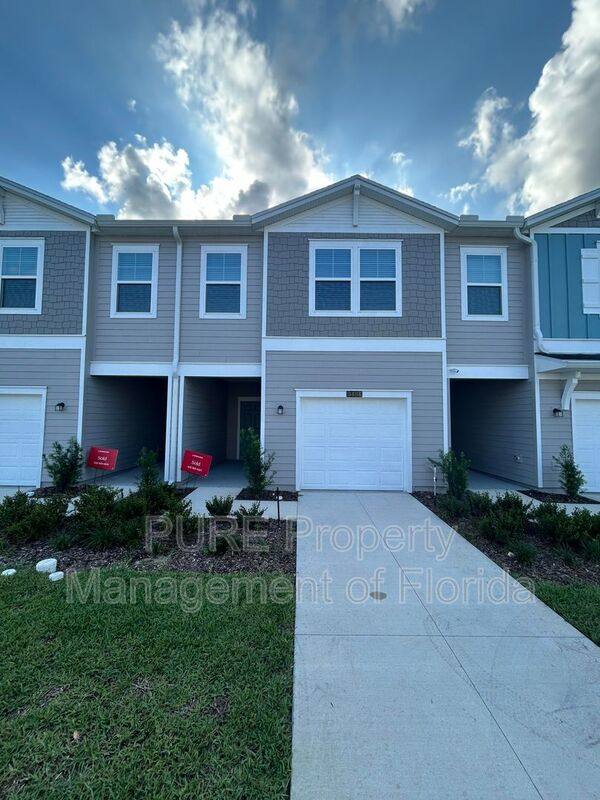 Townhouse for rent at 3484 SE 37th Court, Ocala, FL 34480