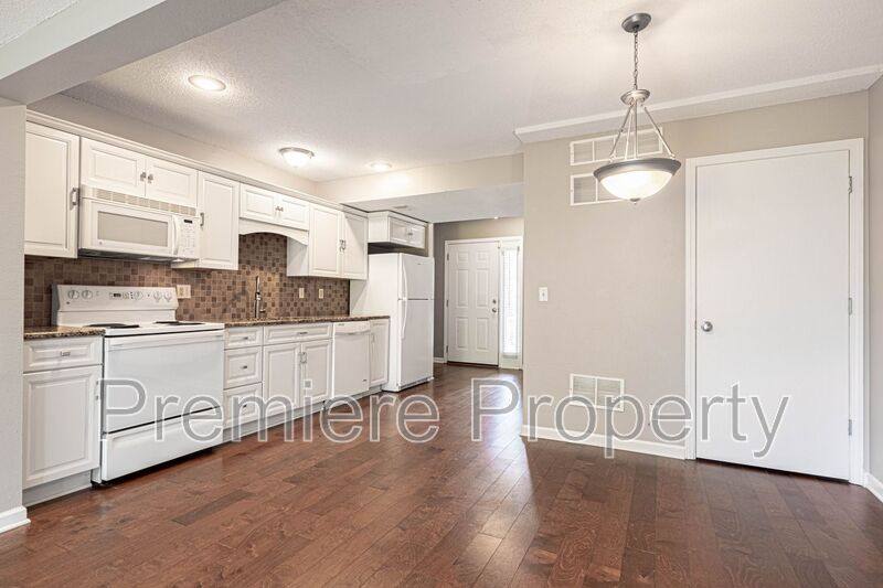 Townhouse for rent at 8119 N Elmwood Ave, Kansas City, MO 64119