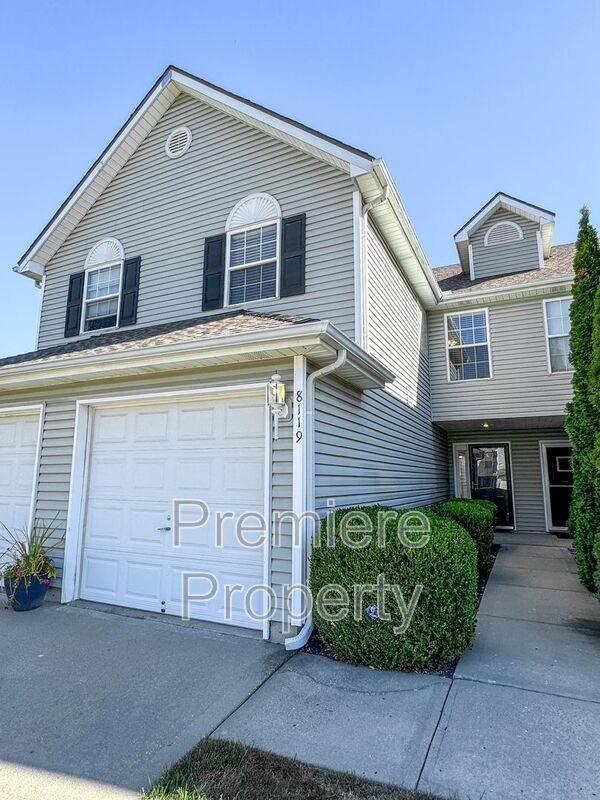 Townhouse for rent at 8119 N Elmwood Ave, Kansas City, MO 64119
