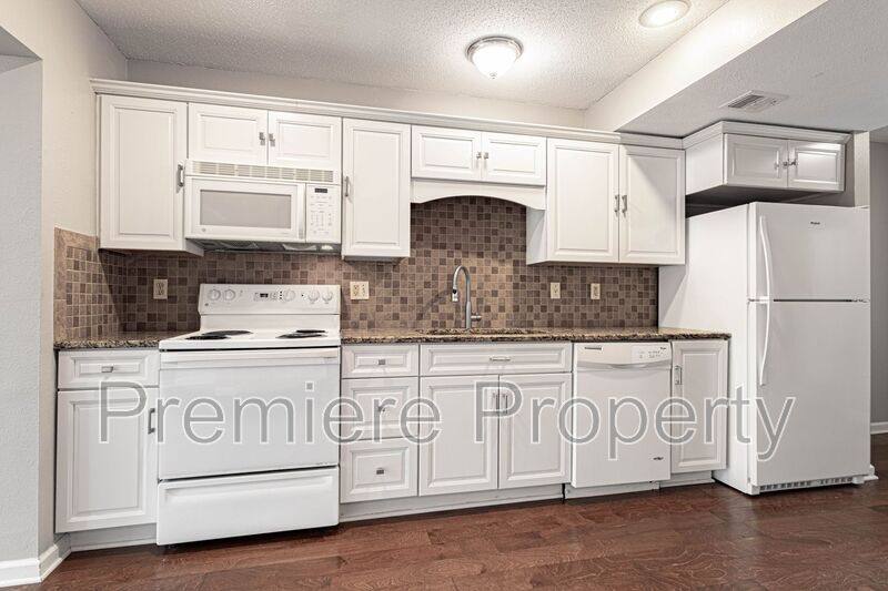 Townhouse for rent at 8119 N Elmwood Ave, Kansas City, MO 64119