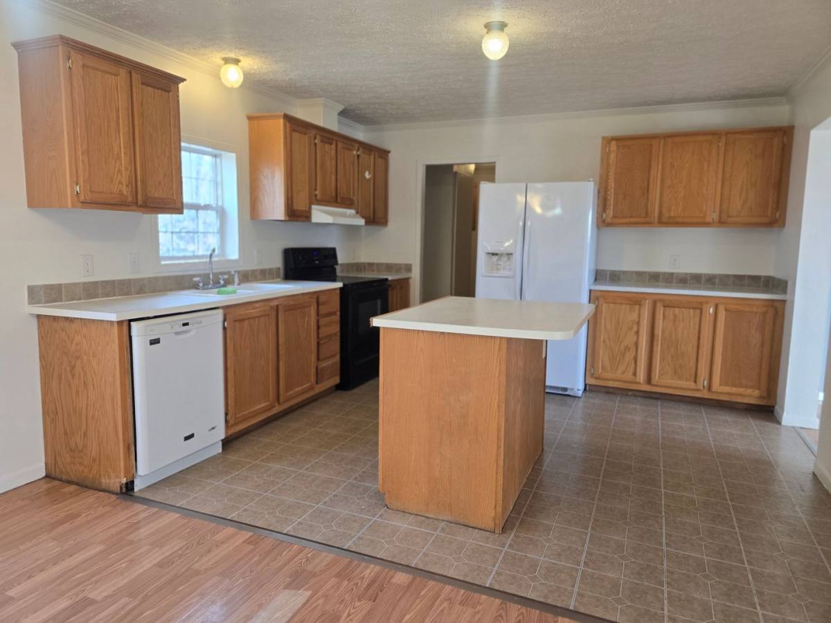 House for rent at 18237 Loyalty Lane, Saint Robert, MO 65584
