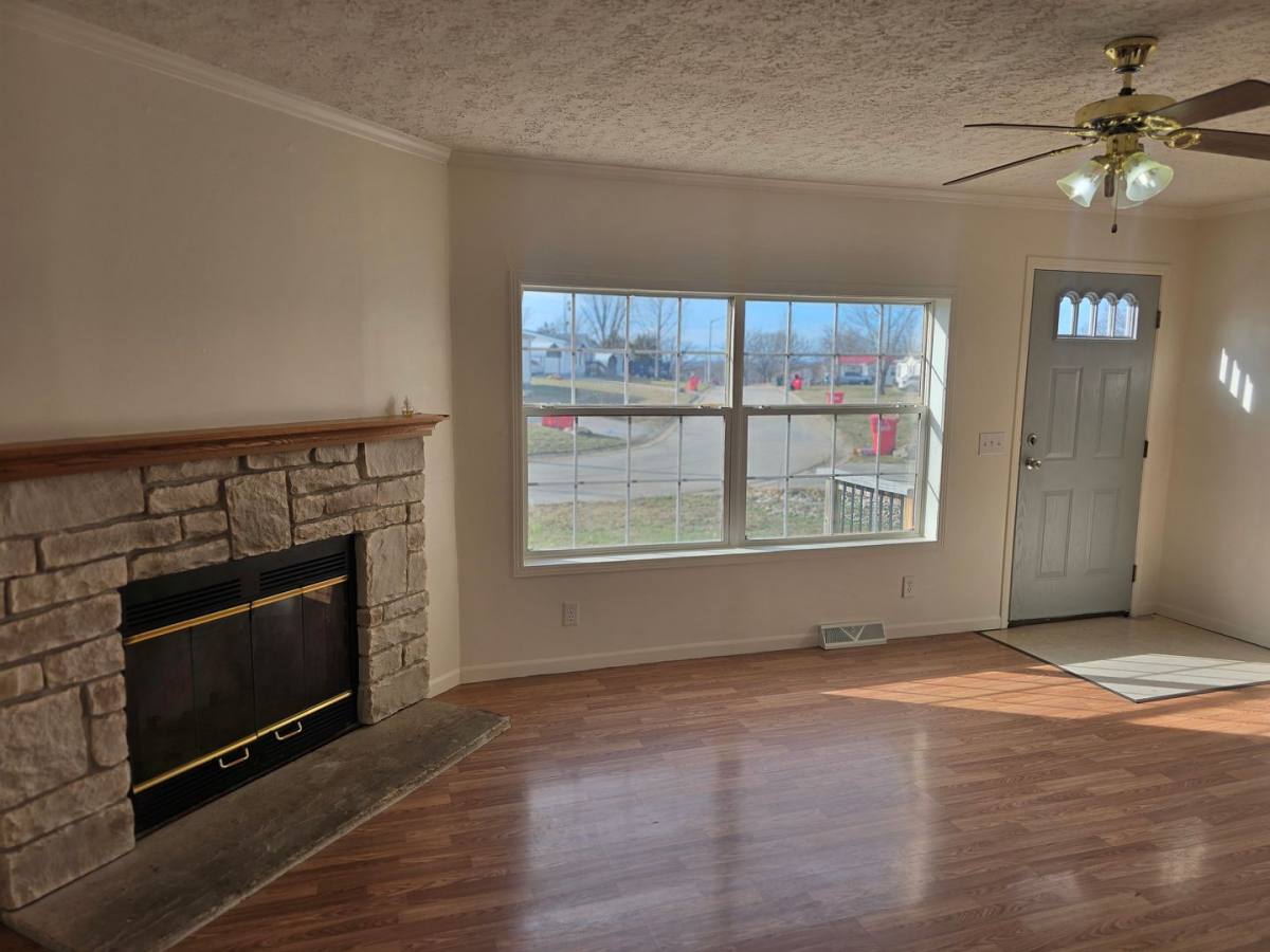 House for rent at 18237 Loyalty Lane, Saint Robert, MO 65584