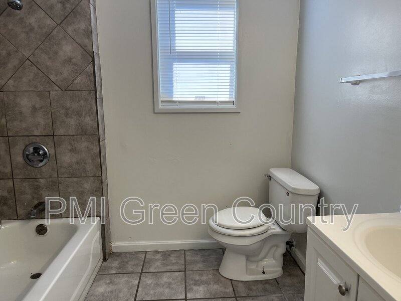 Apartment for rent at 413 S Victor Ave, Tulsa, OK 74104