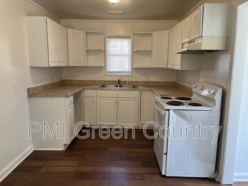 Apartment for rent at 413 S Victor Ave, Tulsa, OK 74104
