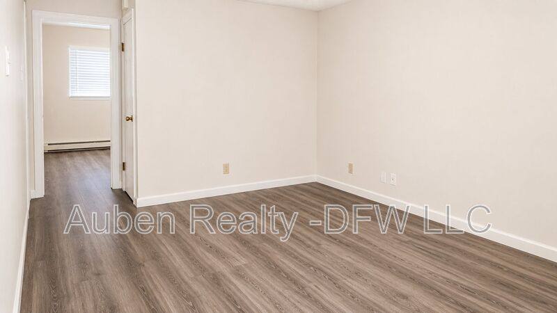 House for rent at 1910 N Alexander St, Sherman, TX 75092