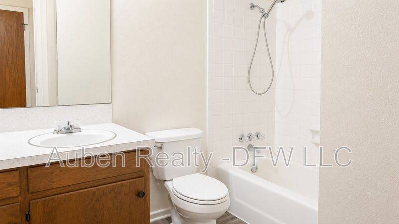 House for rent at 1910 N Alexander St, Sherman, TX 75092