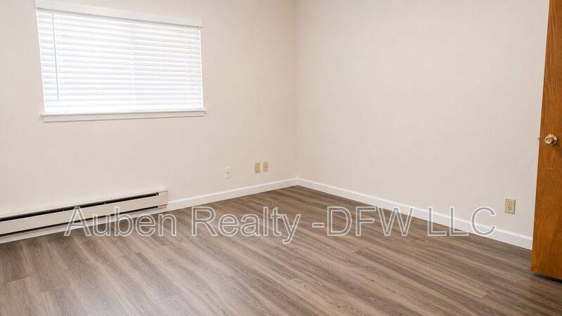 House for rent at 1910 N Alexander St, Sherman, TX 75092