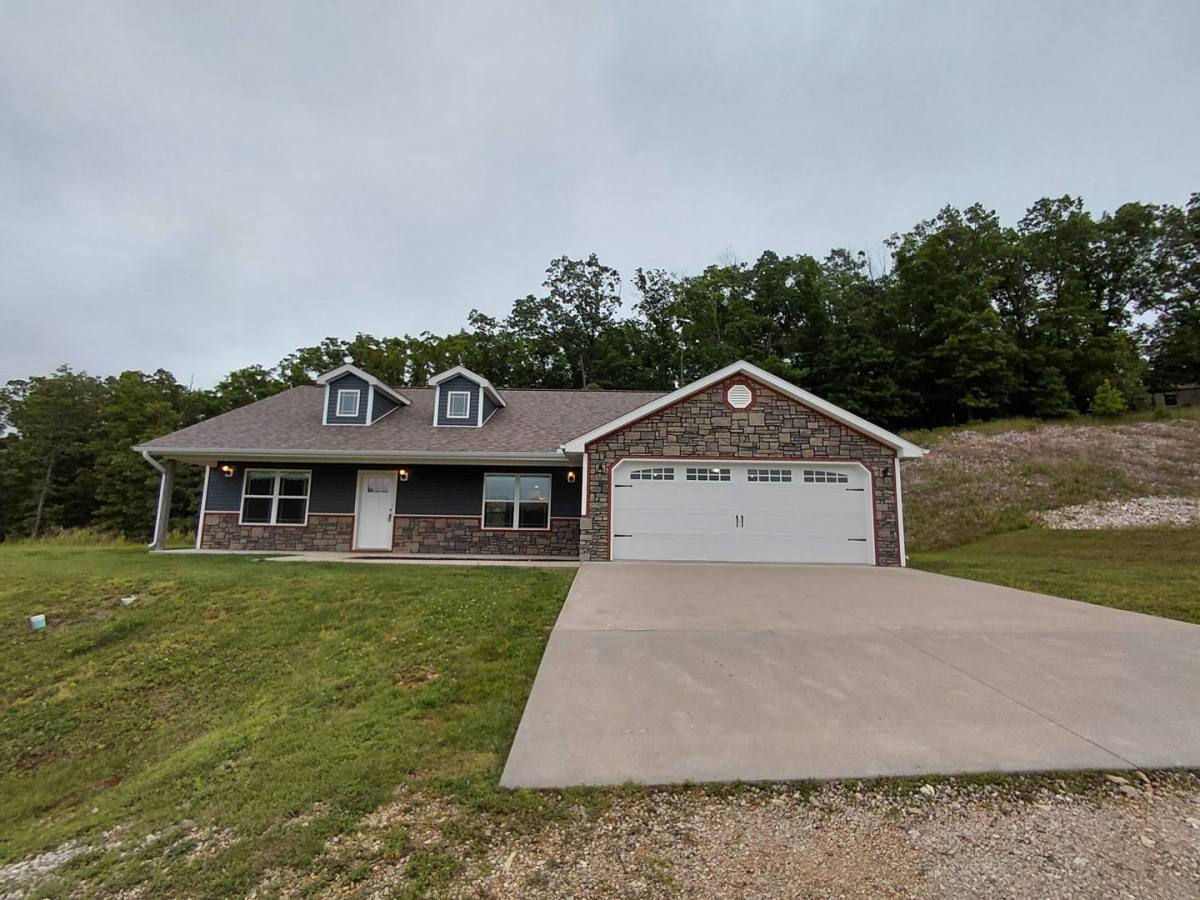 20955 Halifax Dr, Saint Robert, MO 65584 - House for Rent