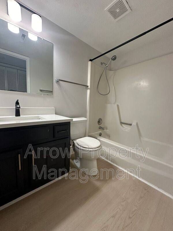 Apartment for rent at 3331 Holdrege St #10, Lincoln, NE 68503