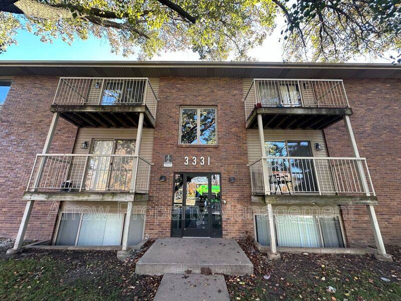 Apartment for rent at 3331 Holdrege St #10, Lincoln, NE 68503