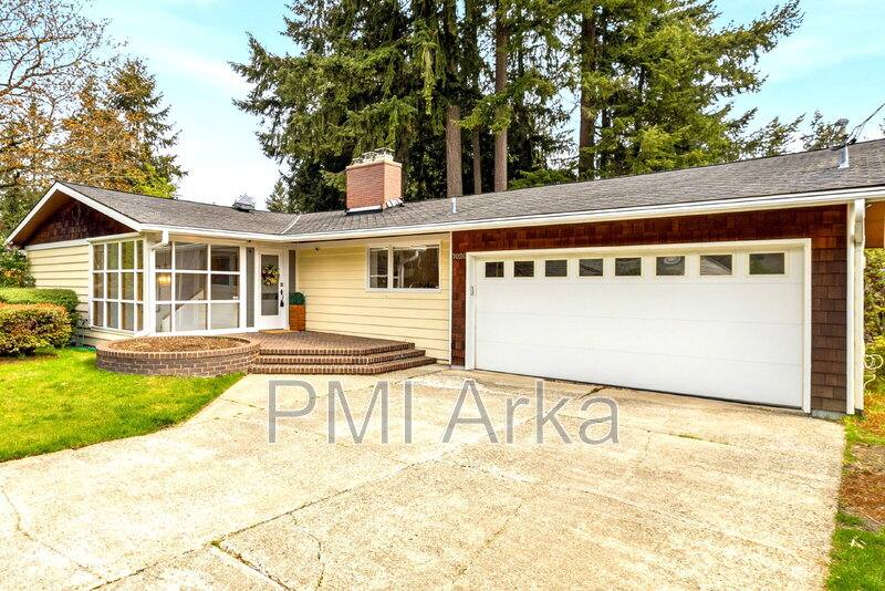 House for rent at 7020 137th Ave NE, Redmond, WA 98052