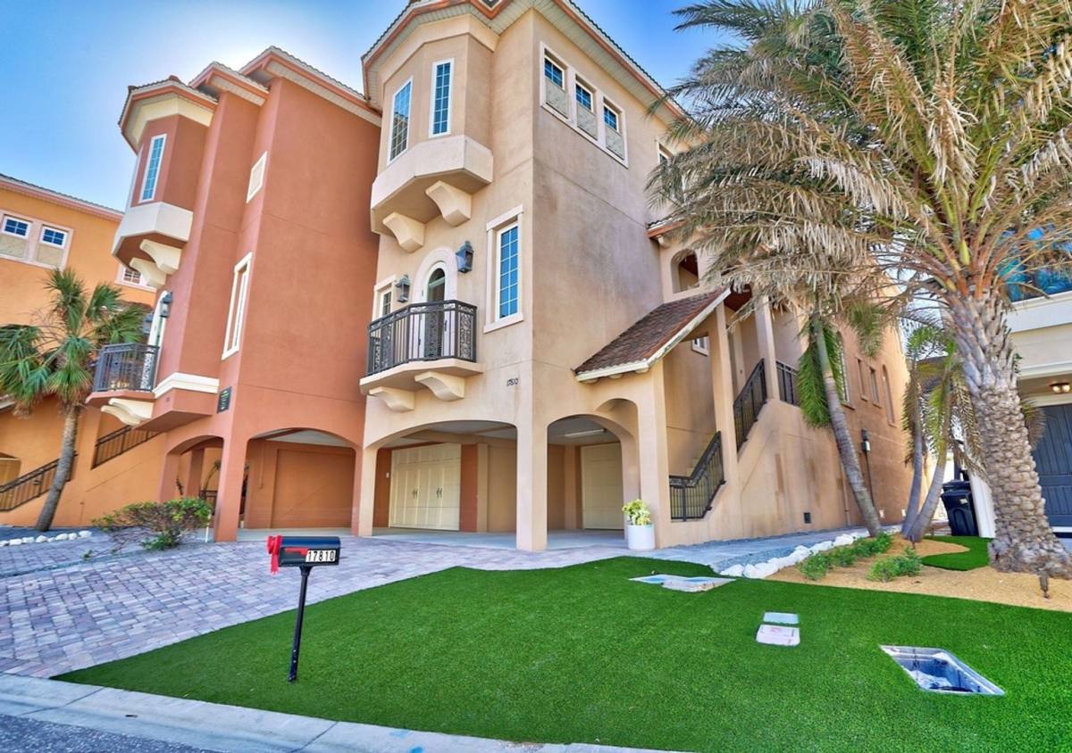 Townhouse for rent at 17810 Lee Ave, Saint Petersburg, FL 33708