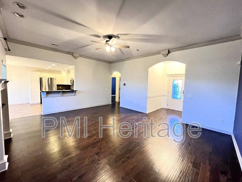 House for rent at 206 Peyton St, Lowell, AR 72745