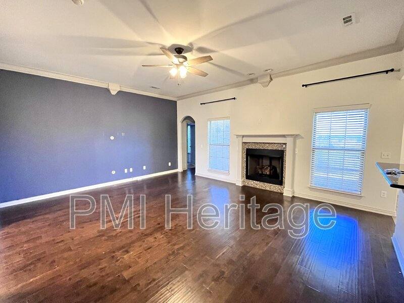 House for rent at 206 Peyton St, Lowell, AR 72745