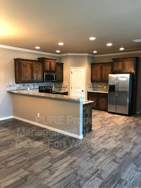 Apartment for rent at 3011 Enchanted Rd, Granbury, TX 76049
