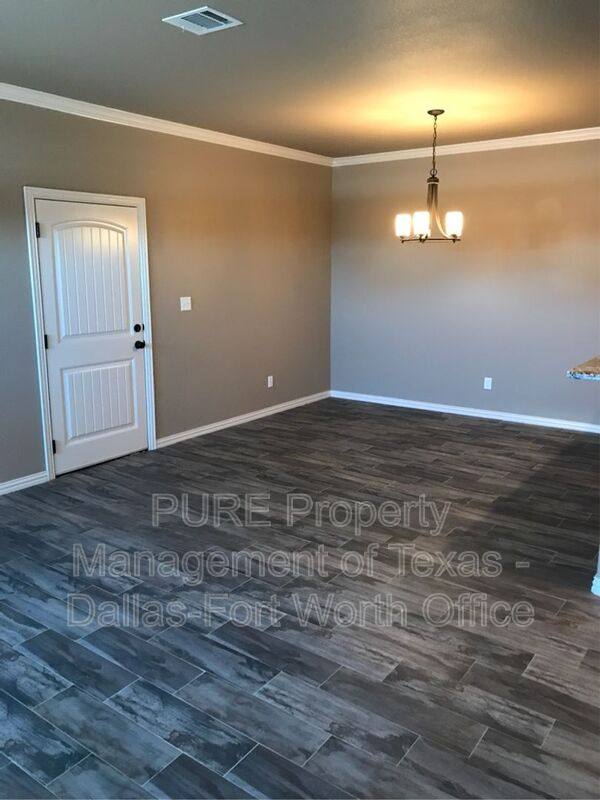 Apartment for rent at 3011 Enchanted Rd, Granbury, TX 76049