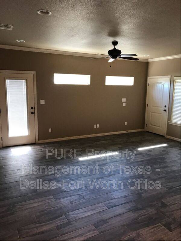 Apartment for rent at 3011 Enchanted Rd, Granbury, TX 76049