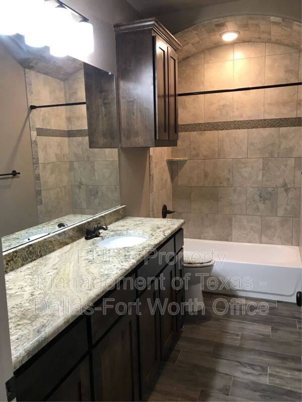 Apartment for rent at 3011 Enchanted Rd, Granbury, TX 76049