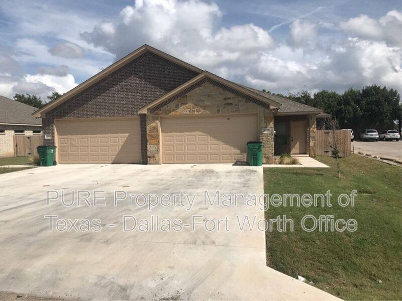 Apartment for rent at 3011 Enchanted Rd, Granbury, TX 76049