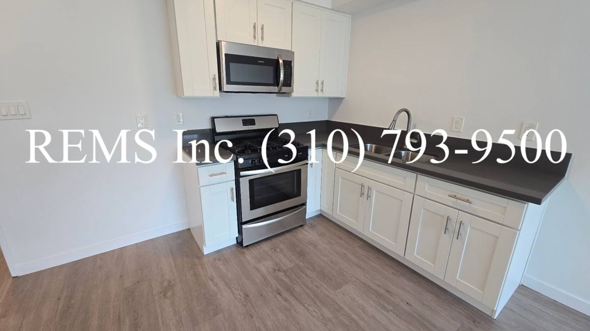 Apartment for rent at 4954 W 119th St, Hawthorne, CA 90250