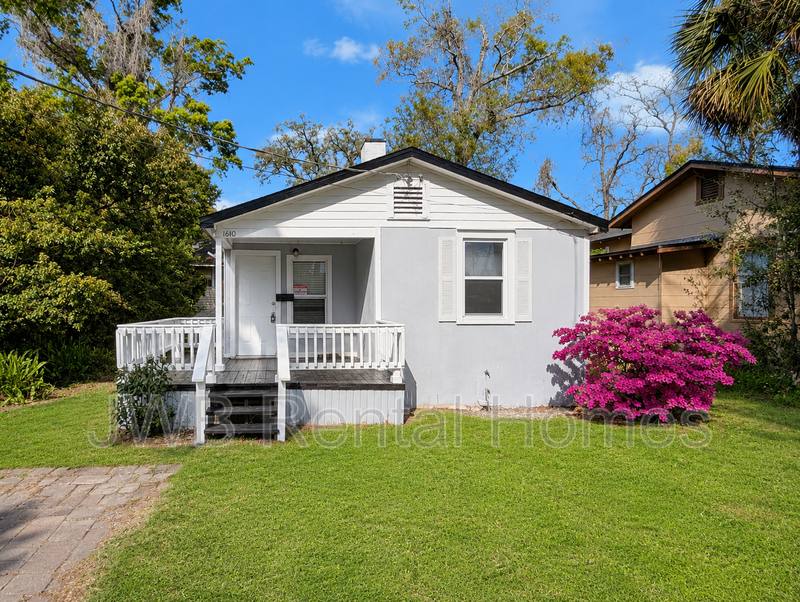Apartment for rent at 1610 Minerva Ave, Jacksonville, FL 32207