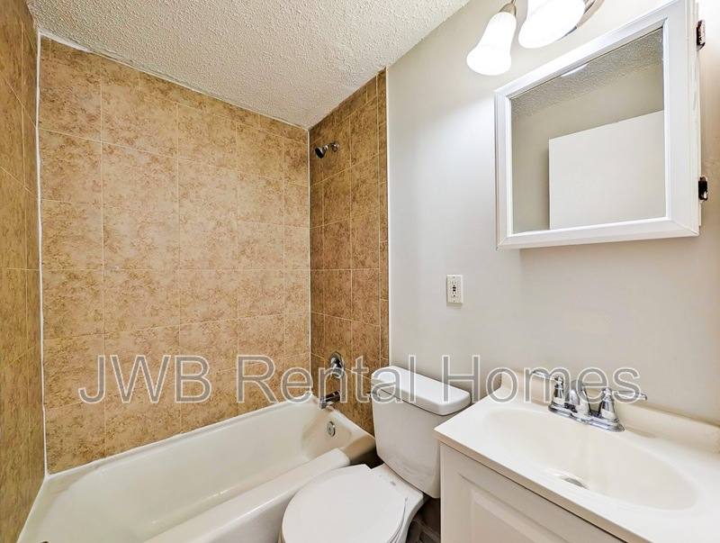 Apartment for rent at 1610 Minerva Ave, Jacksonville, FL 32207