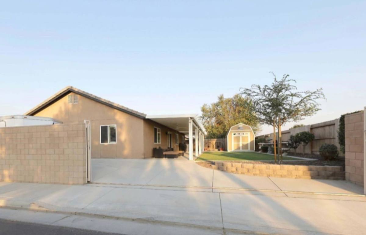 House for rent at 12319 Maclure Dr, Bakersfield, CA 93311