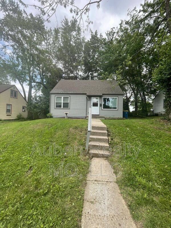 House for rent at 667 Thornton St, Liberty, MO 64068