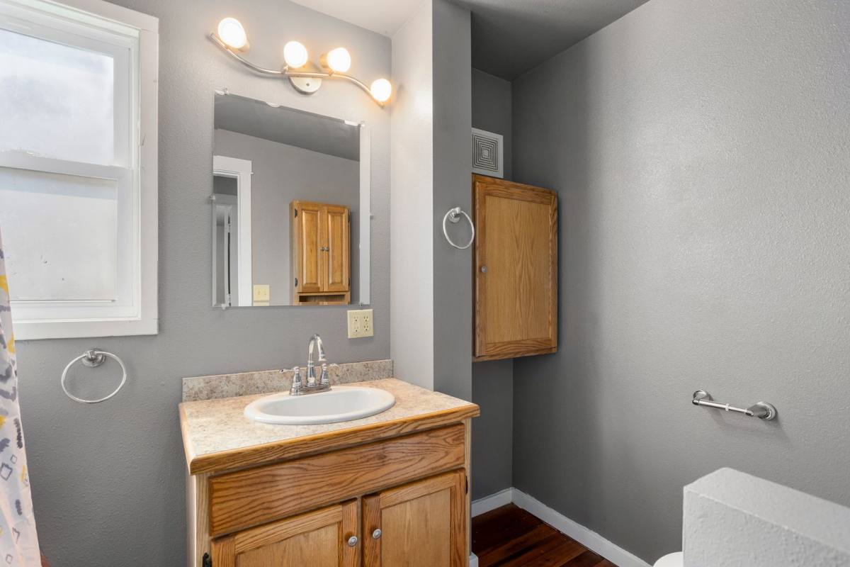 House for rent at 1609 25th St, Manitowoc, WI 54221
