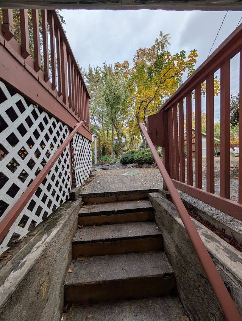Apartment for rent at 319 7th Ave, Lewiston, ID 83501