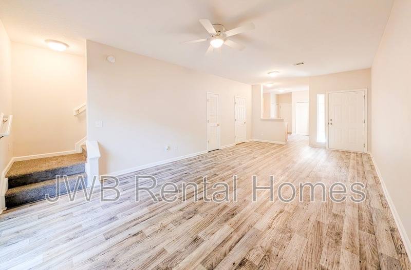 Townhouse for rent at 4706 Playpen Dr, Jacksonville, FL 32210
