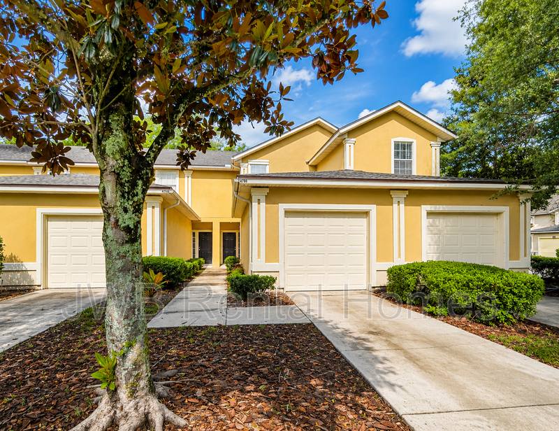 Townhouse for rent at 4706 Playpen Dr, Jacksonville, FL 32210