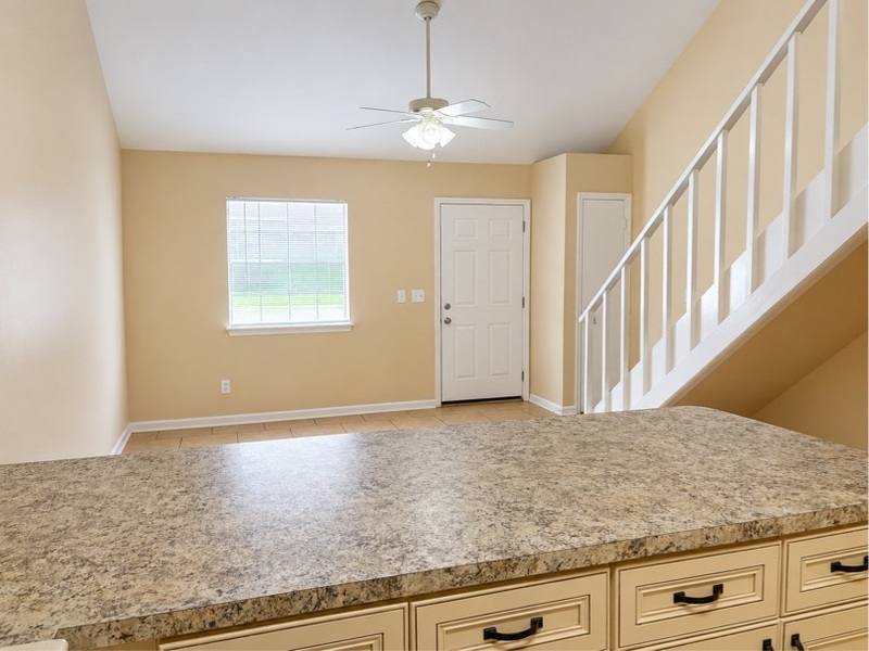 Townhouse for rent at 1181 Ocala Rd, Tallahassee, FL 32304